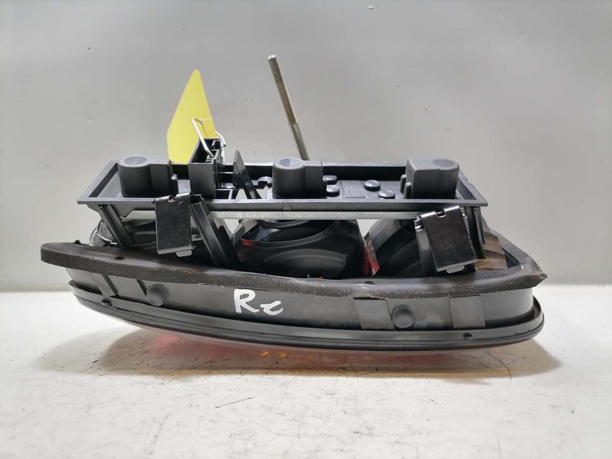 Mini One R50 original R&uuml;cklicht R&uuml;ckleuchte Schlussleuchte rechts Bj.2001